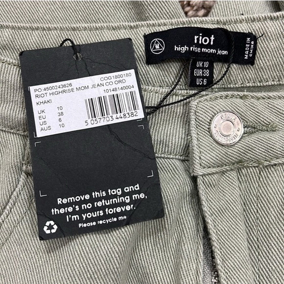 Missguided Riot High Rise Sage Green Cord Textured Mom Jeans Size 6 - Picture 5 of 6